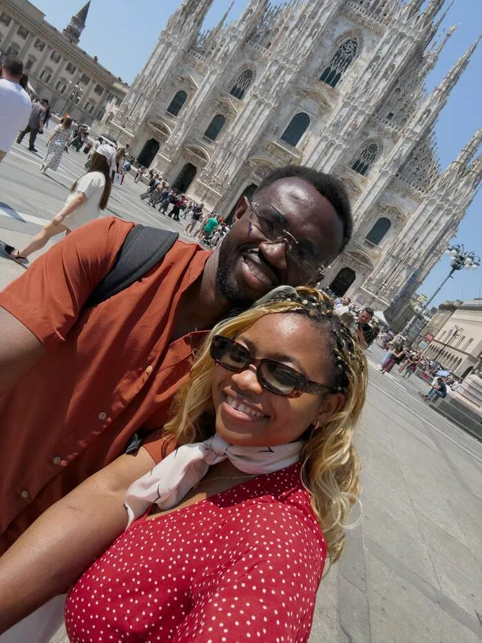 Selfie devant le Duomo de Milan